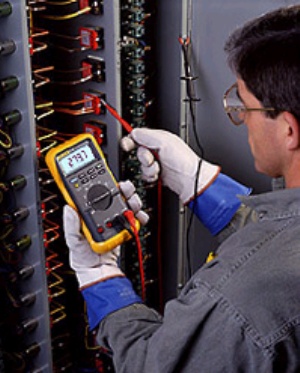 87E - Fluke Digital Multimeters