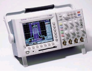 TDS3034 - Tektronix Digital Oscilloscopes