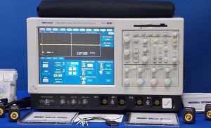 TDS7254 - Tektronix Digital Oscilloscopes